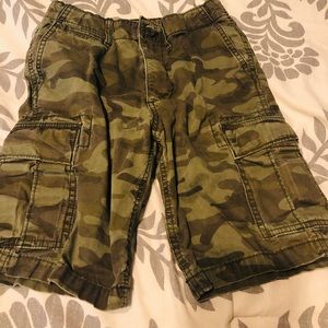 Boys size 12 gap camo cargo shorts